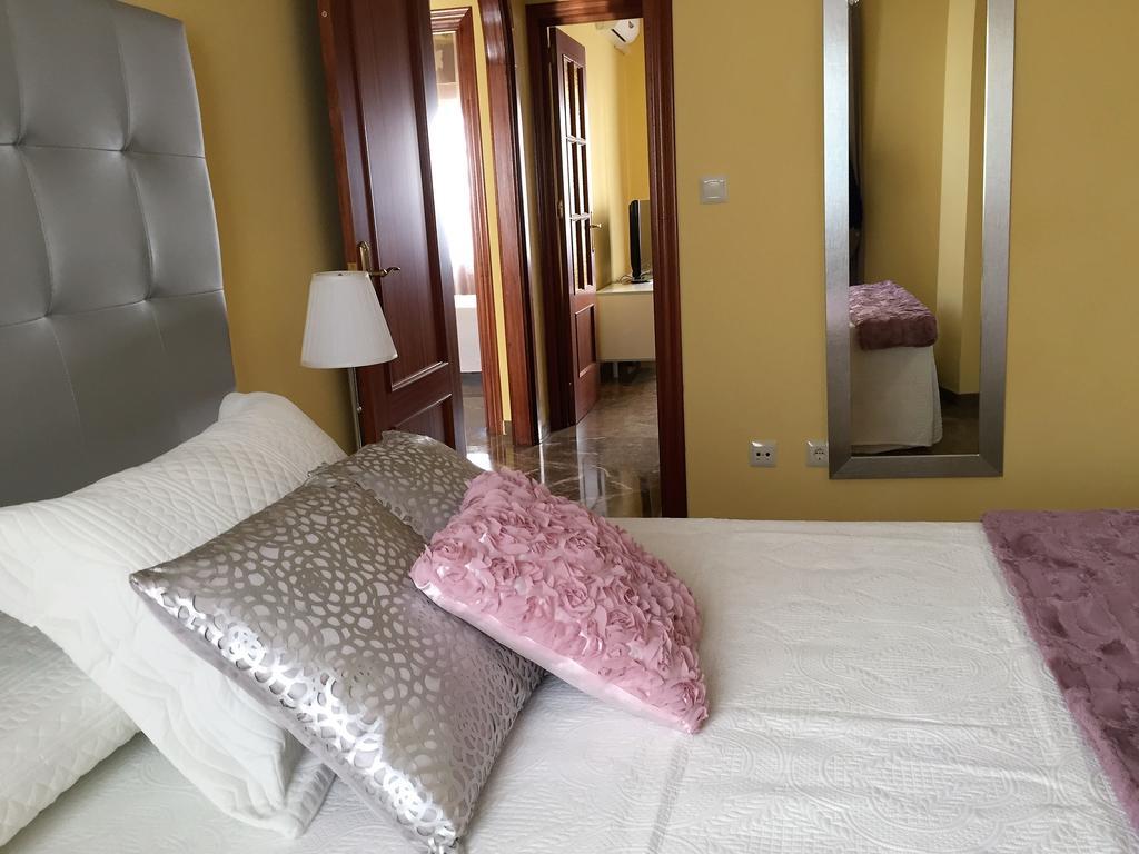 Apartamentos Acevedo Centro I รอนดา ภายนอก รูปภาพ